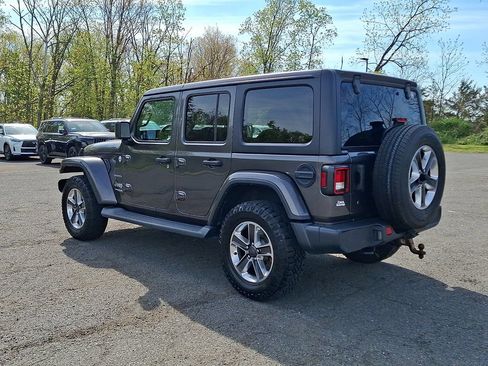 Used 2019 Jeep Wrangler Unlimited Sahara AWD/4WD image 7