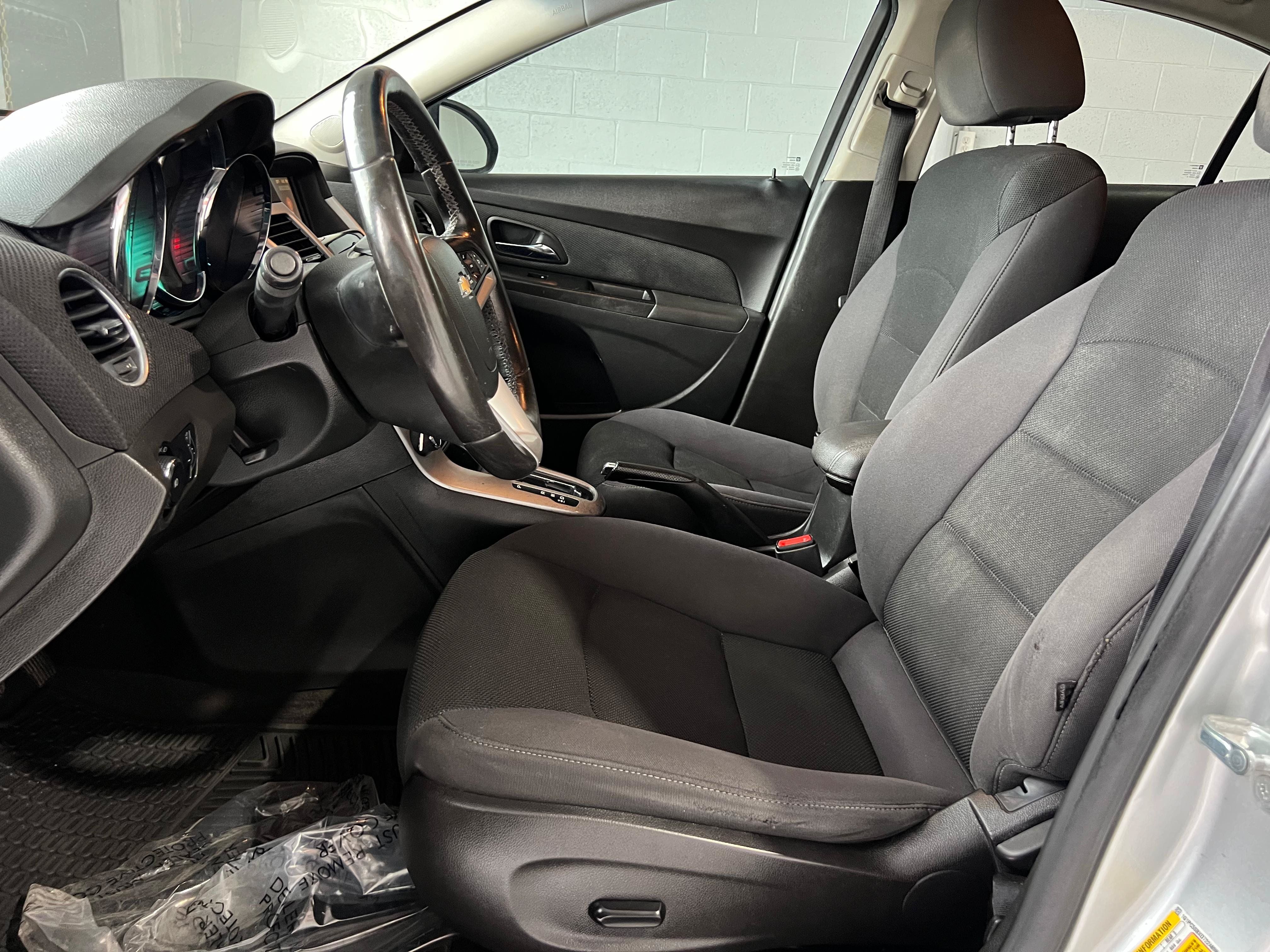 Used 2013 Chevrolet Cruze LT w/ RS Package FWD image 10