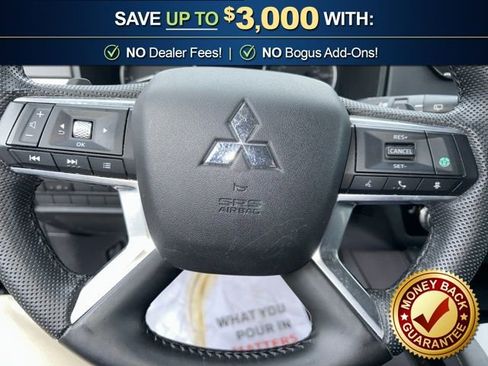 Used 2023 Mitsubishi Outlander SE image 23