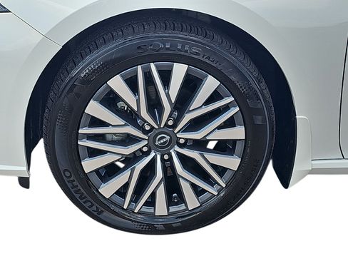 Used 2025 Nissan Altima 2.5 SV w/ SV Premium Package FWD image 27