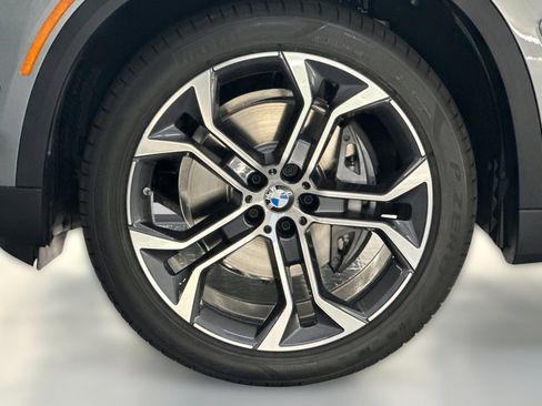 Used 2026 BMW X5 sDrive40i w/ Premium Package image 11