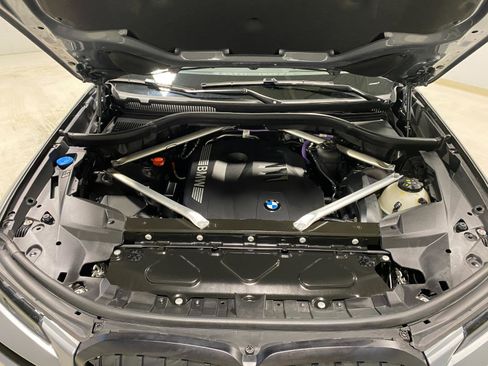 Certified 2024 BMW X7 xDrive40i w/ M Sport Package image 32