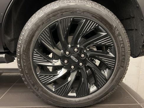 Used 2025 Lincoln Navigator Reserve w/ Jet Appearance Package image 7