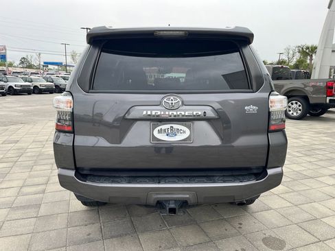 Used 2022 Toyota 4Runner SR5 RWD image 5