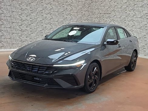 New 2026 Hyundai Elantra SEL Sport Premium FWD image 3