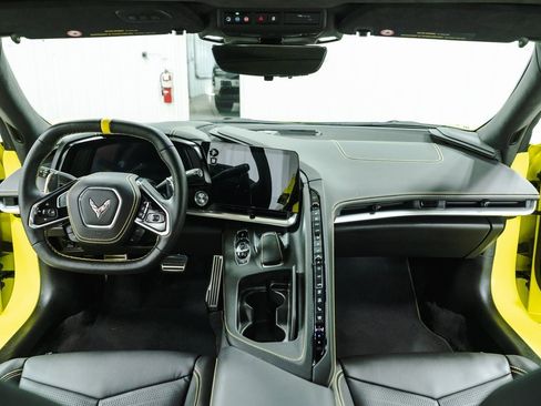 Used 2023 Chevrolet Corvette Stingray Premium Conv w/ 3LT image 9