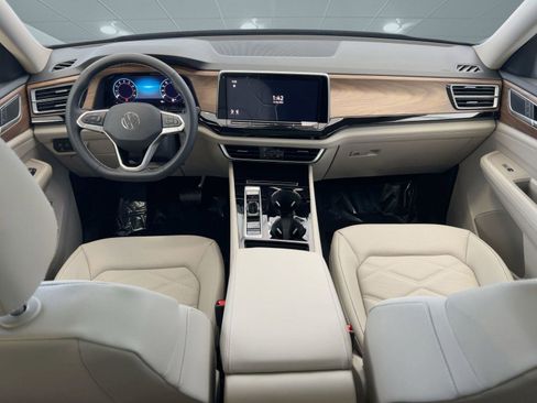 New 2026 Volkswagen Atlas SE image 17