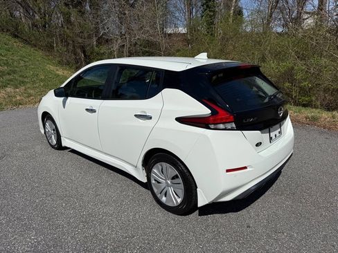 Used 2025 Nissan Leaf S image 8