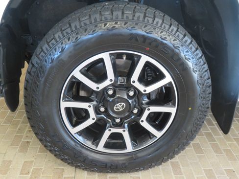 Used 2019 Toyota Tundra SR5 w/ TRD Off Road Package image 7