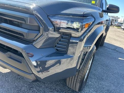 Used 2026 Toyota Tacoma SR image 9