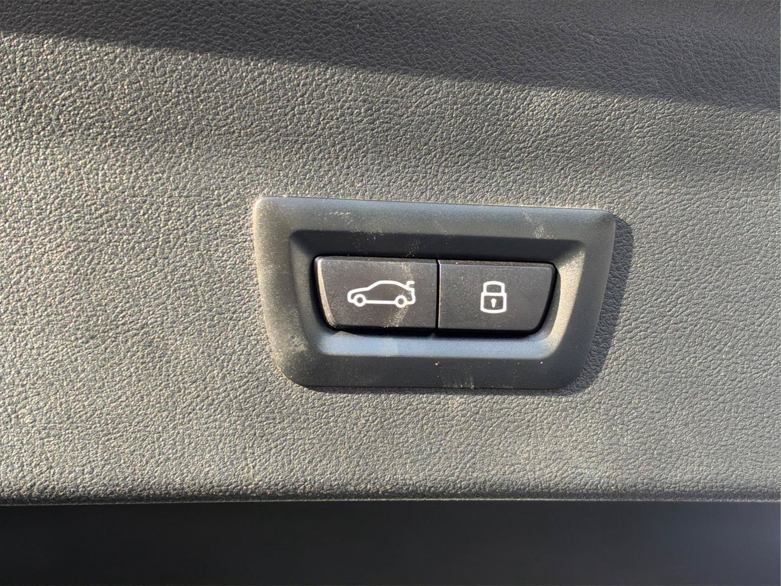 Used 2024 BMW X4 xDrive30i w/ Parking Assistance Package AWD/4WD image 6