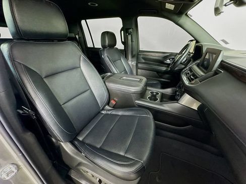 Used 2022 Chevrolet Suburban LS AWD/4WD image 28