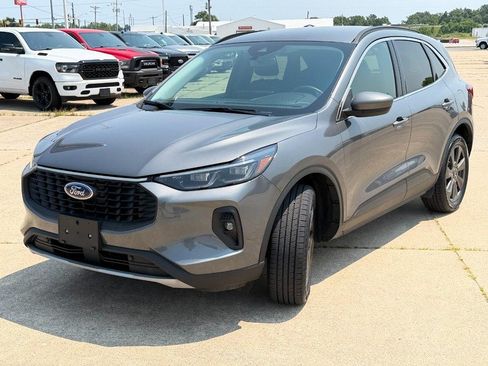 Used 2025 Ford Escape Platinum AWD/4WD image 7