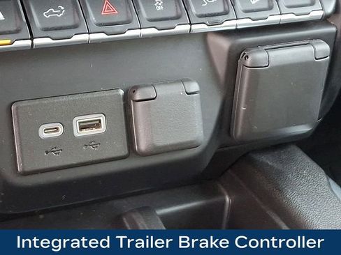 Used 2023 GMC Sierra 3500 Denali w/ Denali Ultimate Package image 29