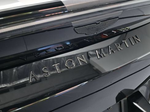 Used 2023 Aston Martin V8 Vantage Coupe RWD image 31
