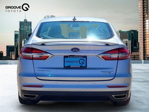 Used 2019 Ford Fusion Titanium image 4