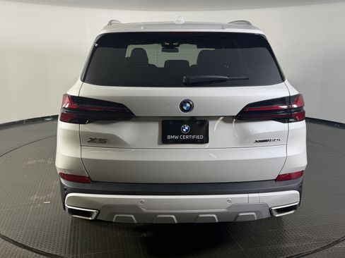 Certified 2025 BMW X5 xDrive50e w/ Premium Package AWD/4WD image 5