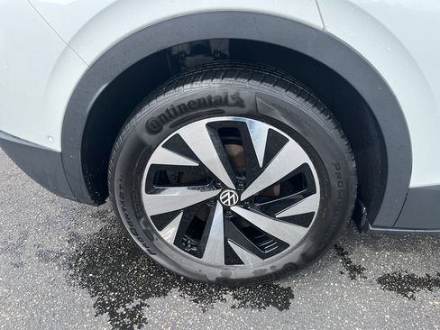 Used 2023 Volkswagen ID.4 Pro AWD/4WD image 30