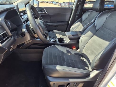 Used 2024 Mitsubishi Outlander SE Black Edition image 24