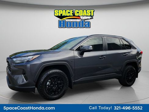 Used 2025 Toyota RAV4 XLE FWD image 7