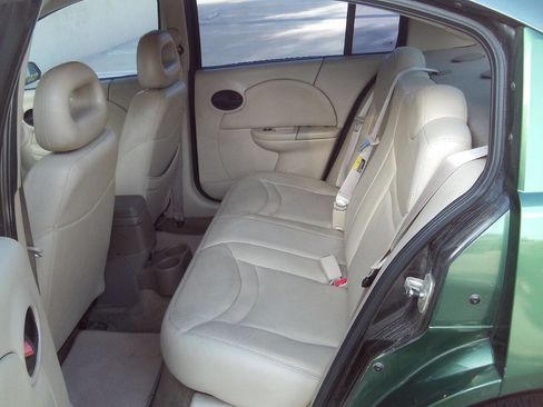 Used 2003 Saturn ION Level 3 w/ Travel Pkg image 13