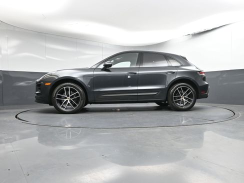 Used 2022 Porsche Macan image 33