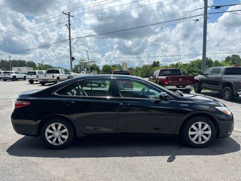 Used 2016 Toyota Camry LE FWD image 7