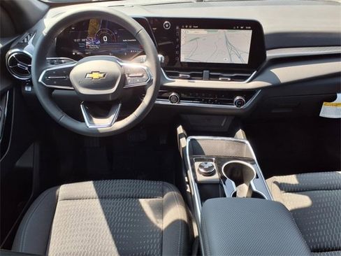 New 2026 Chevrolet Equinox LT w/ LPO, Floor Liner Package image 9