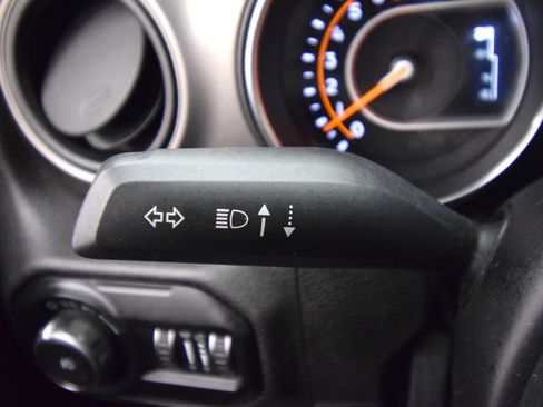 Used 2020 Jeep Wrangler Sport AWD/4WD image 39