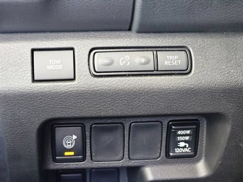 Certified 2025 Nissan Frontier SV w/ SV Convenience Package RWD image 19