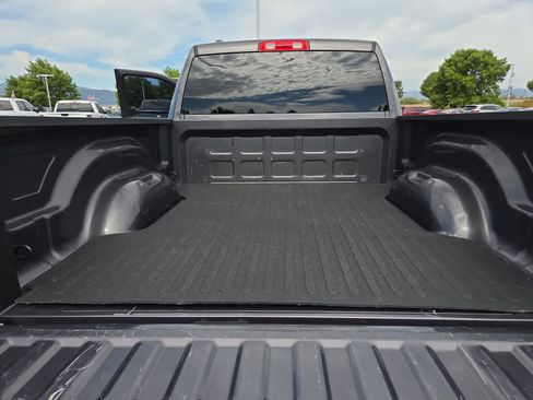 Used 2018 RAM 1500 Express RWD image 27