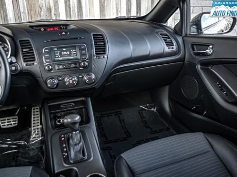 Used 2016 Kia Forte SX image 17