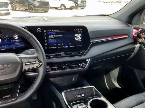 Certified 2025 Chevrolet Equinox RS w/ Safety and Technology Package FWD image 9