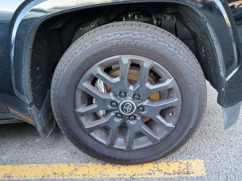 Used 2024 Toyota Sequoia Platinum image 16