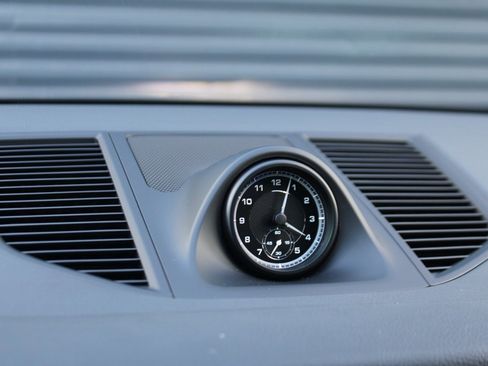 Used 2025 Porsche Macan image 27