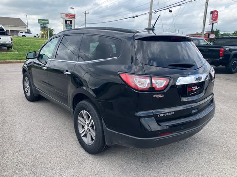Used 2017 Chevrolet Traverse LT FWD image 5