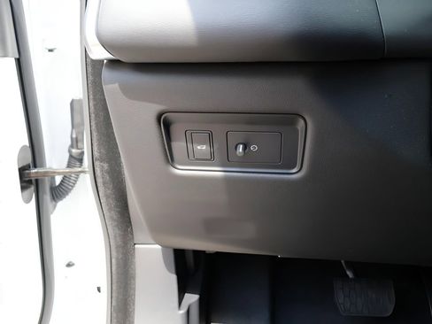 Used 2026 Jaguar F-PACE R-Dynamic S AWD/4WD image 36