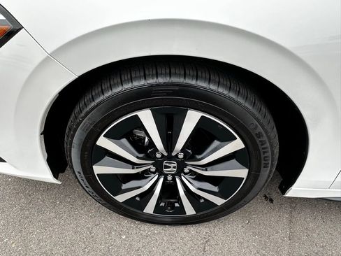 Certified 2024 Honda Civic EX-L image 11