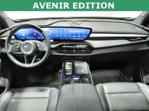 Used 2025 Buick Enclave Avenir w/ Super Cruise Package image 2