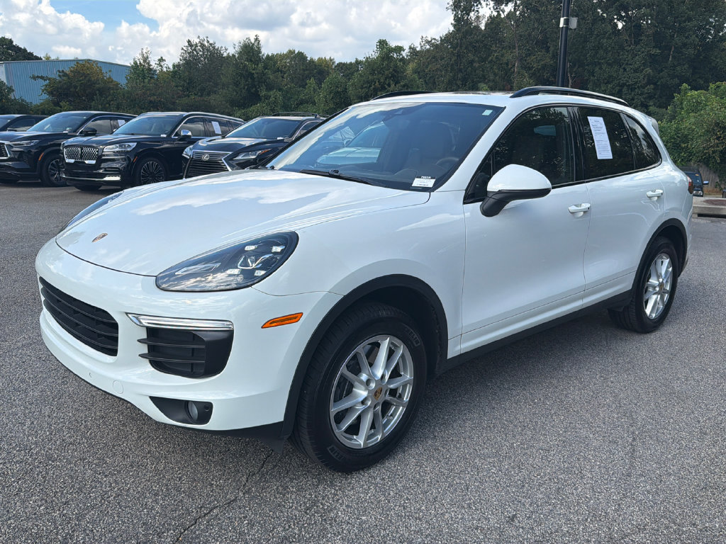 Used 2016 Porsche Cayenne AWD/4WD image 3