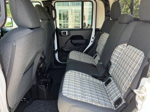New 2026 Jeep Gladiator Sport AWD/4WD image 12