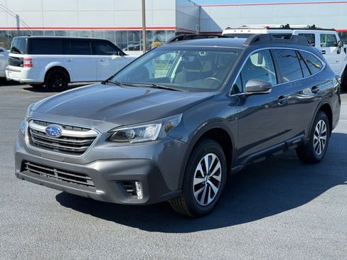Used 2021 Subaru Outback Premium image 4