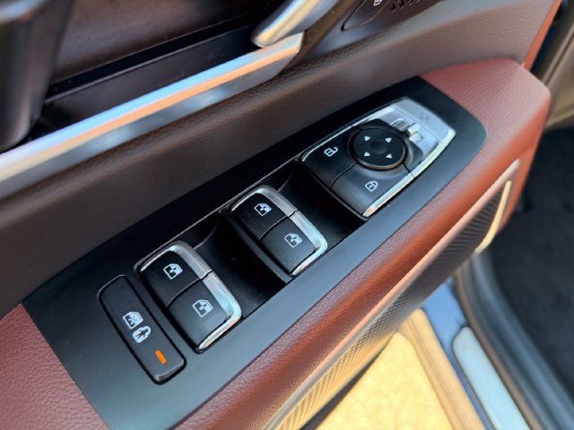 Certified 2025 Kia Telluride SX Prestige AWD/4WD image 13