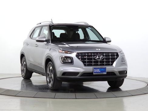 Certified 2025 Hyundai Venue SEL FWD image 1