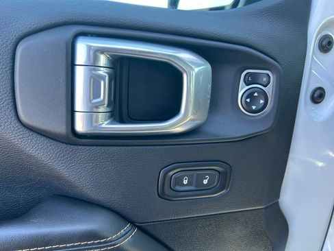 Used 2024 Jeep Wrangler Sahara image 18