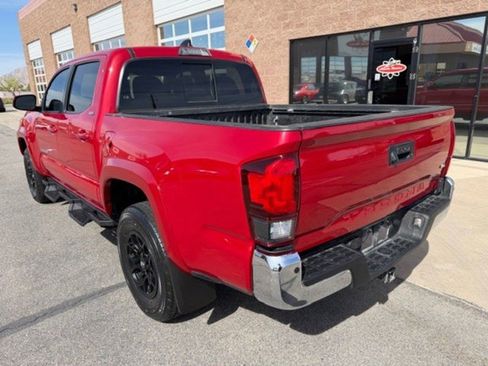 Used 2022 Toyota Tacoma SR5 RWD image 6