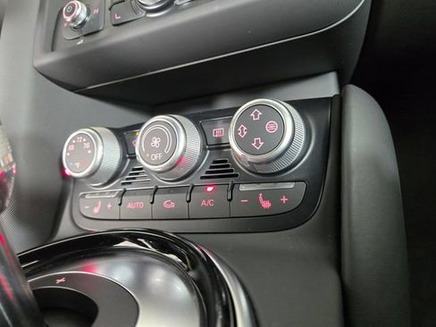 Used 2015 Audi R8 V8 AWD/4WD image 25