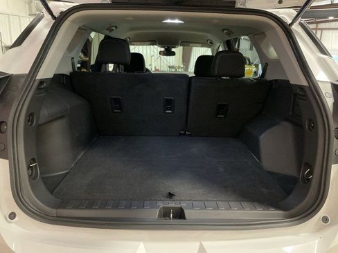 Used 2024 GMC Terrain SLE FWD image 22
