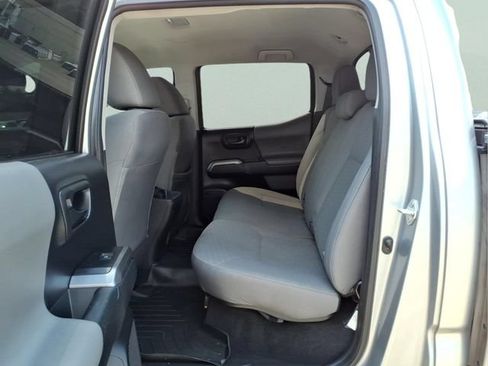 Used 2022 Toyota Tacoma SR5 AWD/4WD image 22
