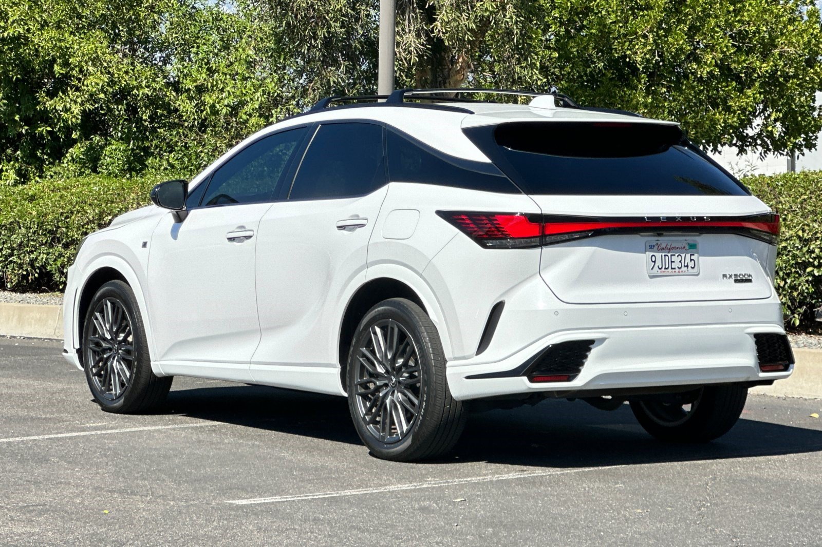 Used 2023 Lexus RX 500h F Sport AWD/4WD image 3